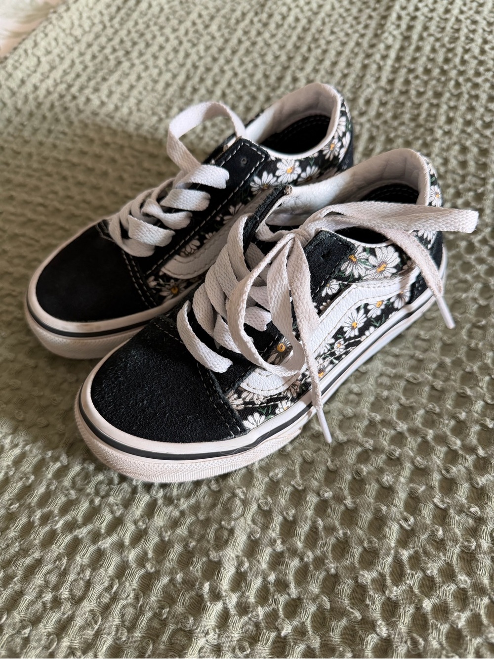 Vans Kids Black Daisy-Print Low-Top Sneakers